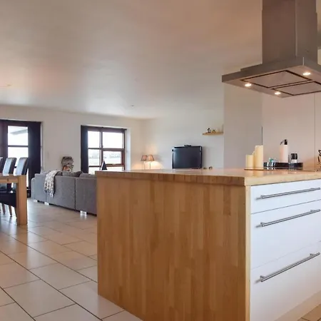 Four-bedroom In בית נופש *